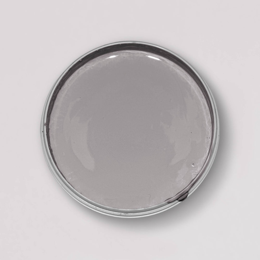 Blick in die geöffnete Yellowchair Kreidefarbe Dose Nr. 173