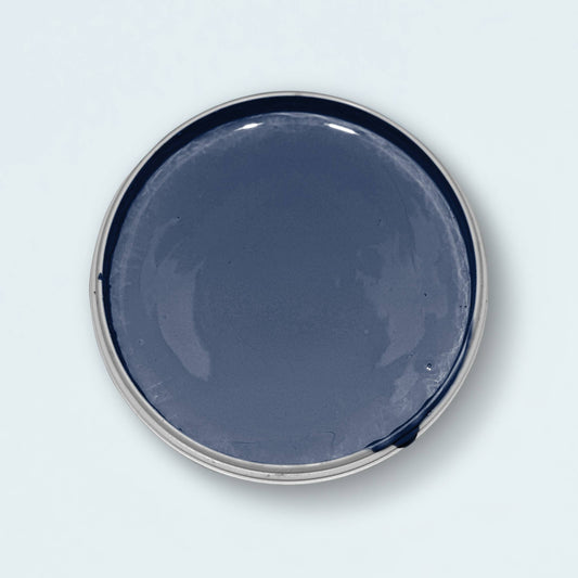 Blick in die geöffnete Yellowchair Kreidefarbe Dose Nr. 234