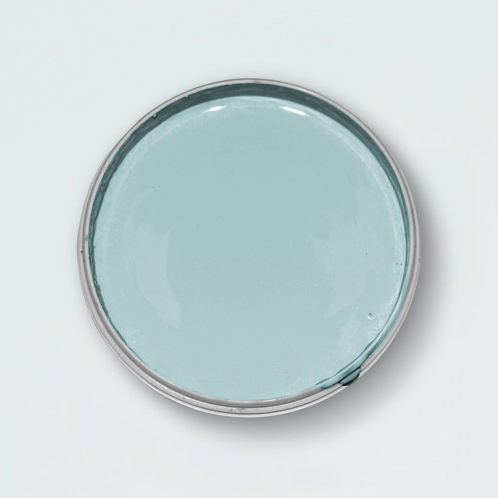 Blick in die geöffnete Yellowchair Kreidefarbe Dose Ocean Blue