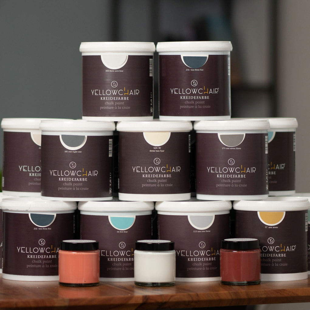 Verschiedene Dosen von Yellowchair