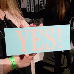 Bon pour l'anniversaire des enfants "enseignes design" dans les bars