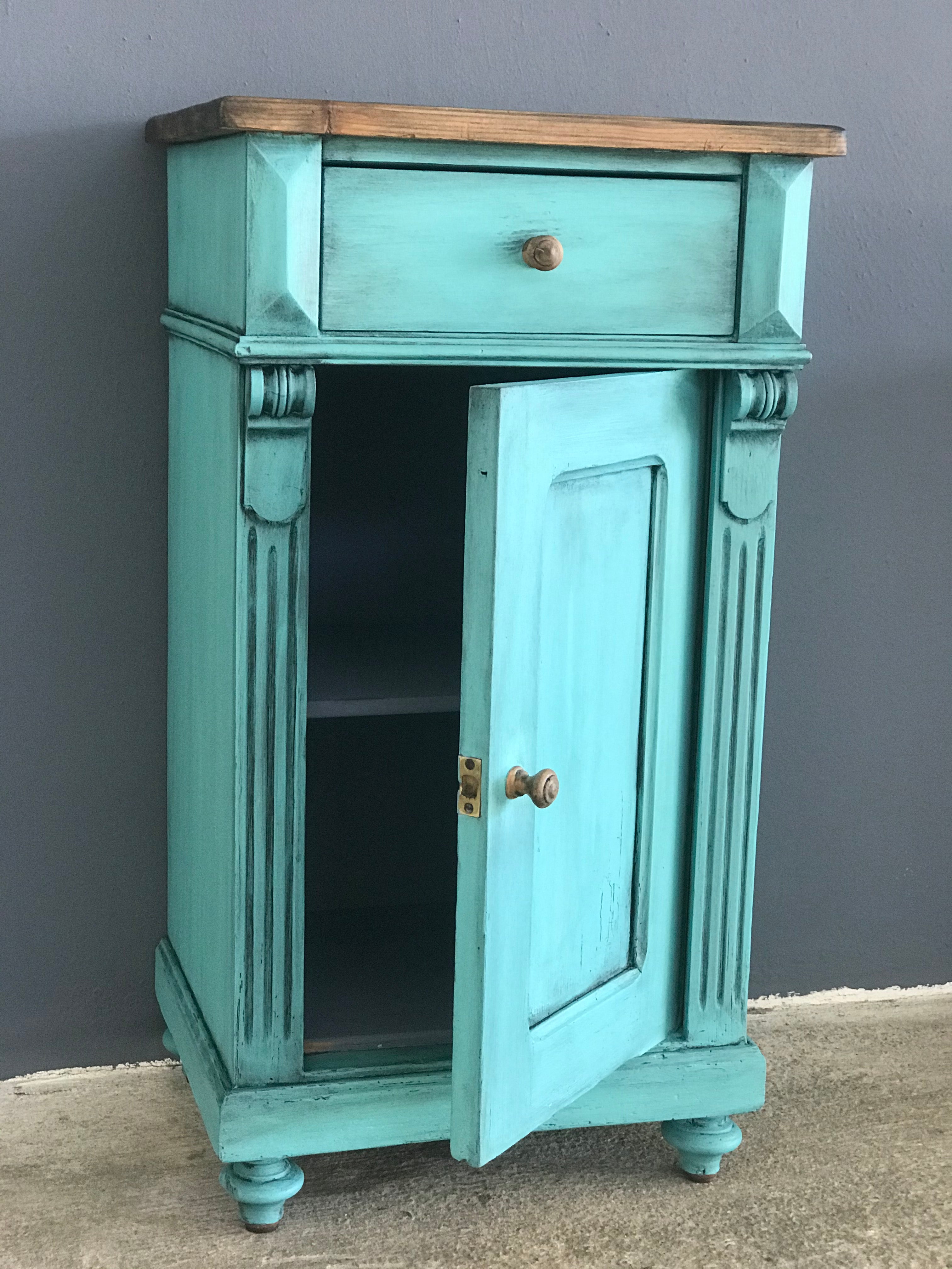 Atelier "Concevoir des meubles avec de la peinture à la craie jaune et de la cire" à Riegel