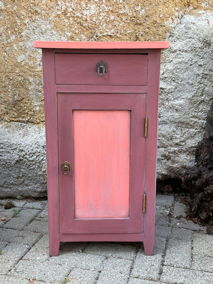 yellowchair chalk paint no. 245 / two four five / swedish red