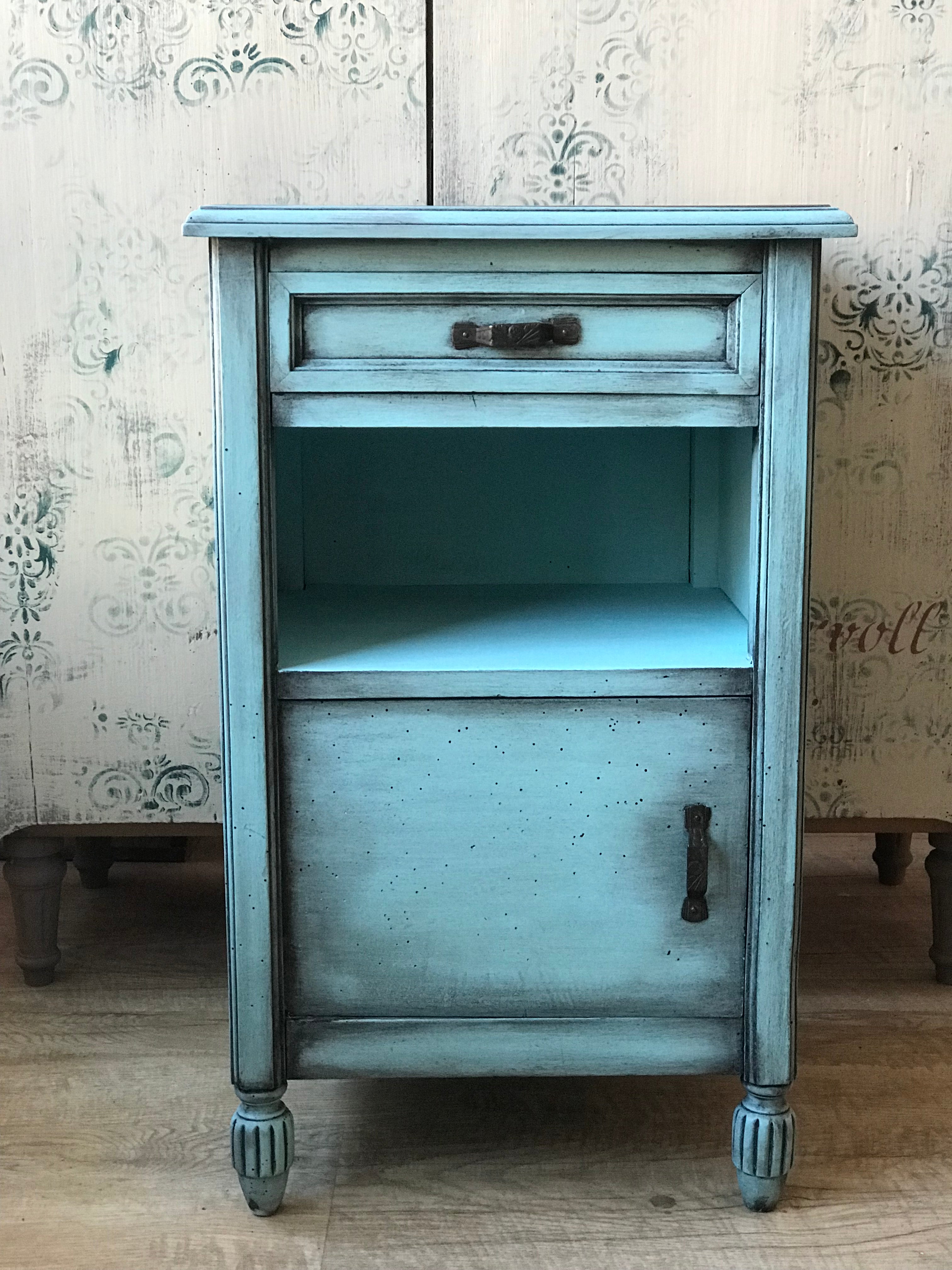 yellowchair chalk paint no. 44 / four four / pastel blue