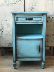 yellowchair chalk paint no. 44 / four four / pastel blue